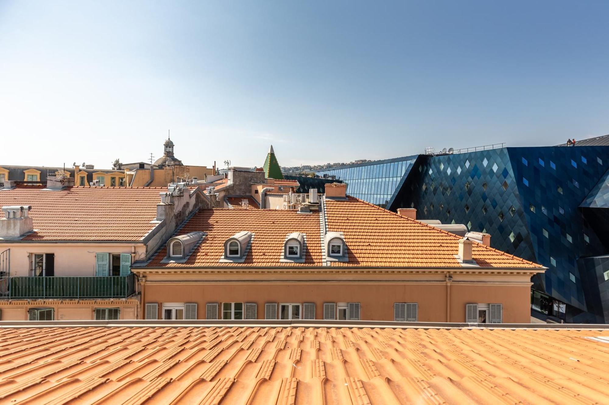 Homelivia, Attic Room -Mansarde Sous Les Toits De Nice Exterior photo